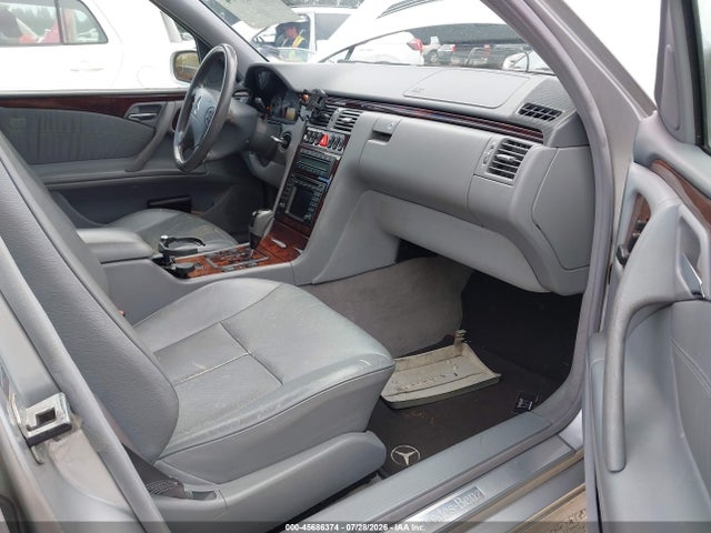 45686374 :رقم المزاد ، WDBJH82J92X062359 vin ، 2002 Mercedes-benz E 320 4m مزاد بيع