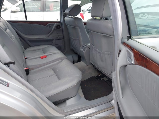 45686374 :رقم المزاد ، WDBJH82J92X062359 vin ، 2002 Mercedes-benz E 320 4m مزاد بيع