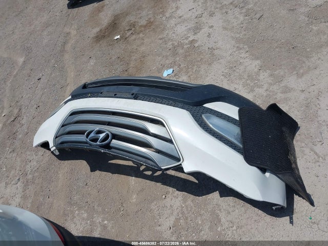 Продажа на аукционе авто 2015 Hyundai Santa Fe Sport 2.4l, vin: 5XYZU3LB7FG275782, номер лота: 45686382