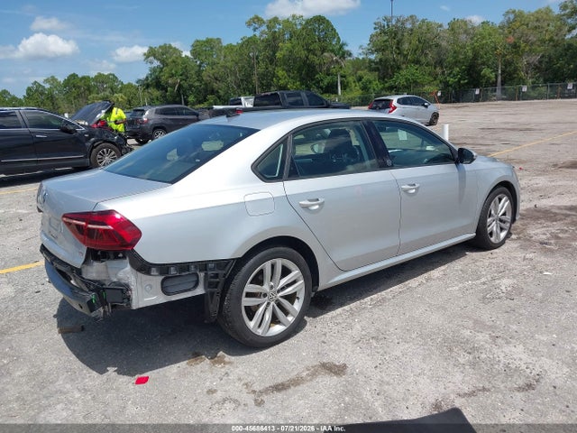 Продаж на аукціоні авто 2019 Volkswagen Passat 2.0t Wolfsburg Edition, vin: 1VWLA7A3XKC005295, номер лоту: 45686413