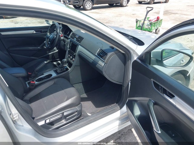 Продаж на аукціоні авто 2019 Volkswagen Passat 2.0t Wolfsburg Edition, vin: 1VWLA7A3XKC005295, номер лоту: 45686413
