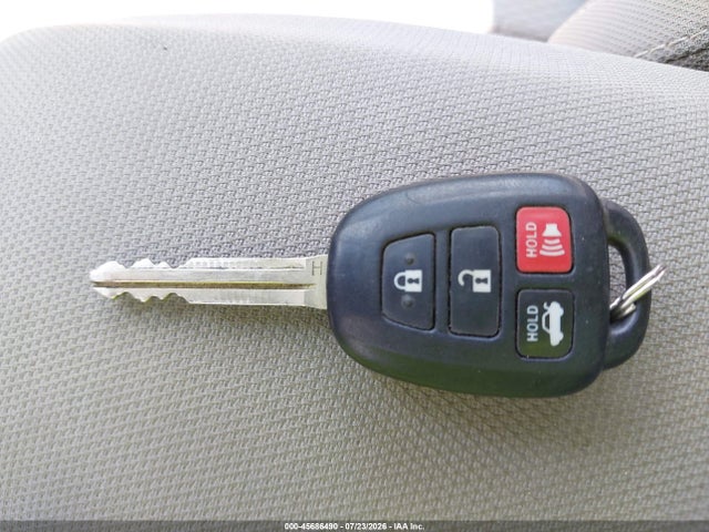45686490 :رقم المزاد ، 2T1BURHE9JC058634 vin ، 2018 Toyota Corolla Le مزاد بيع
