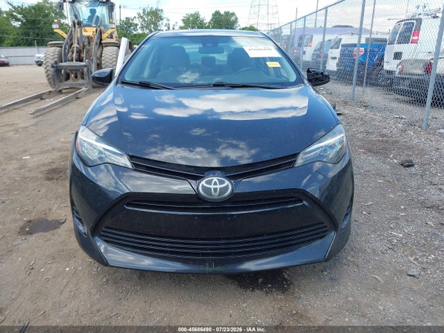 45686490 :رقم المزاد ، 2T1BURHE9JC058634 vin ، 2018 Toyota Corolla Le مزاد بيع