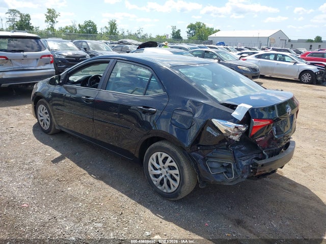45686490 :رقم المزاد ، 2T1BURHE9JC058634 vin ، 2018 Toyota Corolla Le مزاد بيع