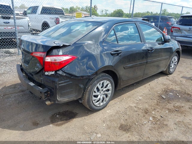 45686490 :رقم المزاد ، 2T1BURHE9JC058634 vin ، 2018 Toyota Corolla Le مزاد بيع