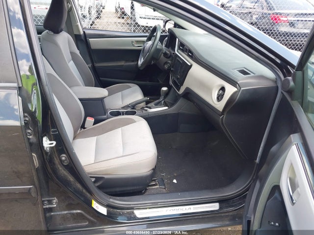 45686490 :رقم المزاد ، 2T1BURHE9JC058634 vin ، 2018 Toyota Corolla Le مزاد بيع