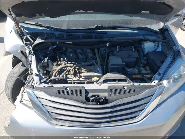 5TDYK3DC8ES482319 Toyota Sienna Xle V6 8 Passenger