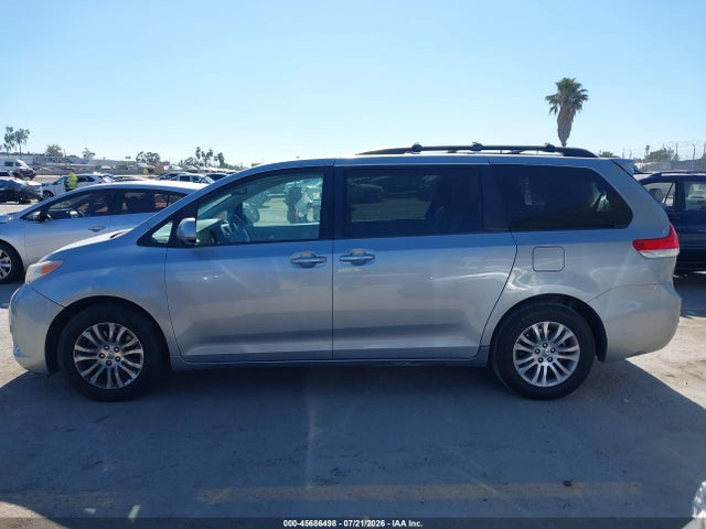 5TDYK3DC8ES482319 Toyota Sienna Xle V6 8 Passenger