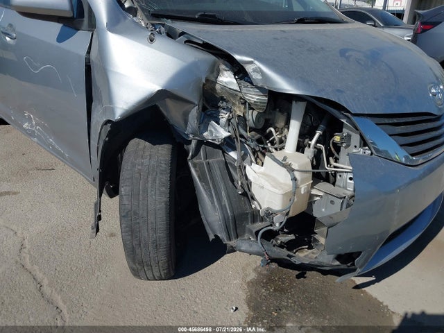 5TDYK3DC8ES482319 Toyota Sienna Xle V6 8 Passenger