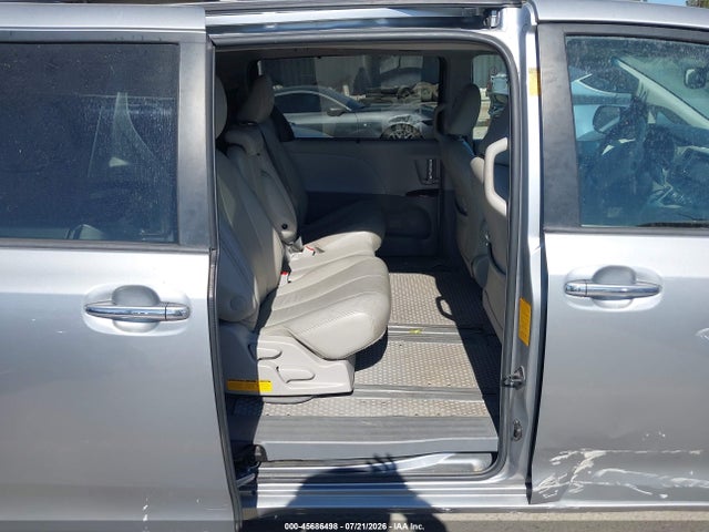 5TDYK3DC8ES482319 Toyota Sienna Xle V6 8 Passenger