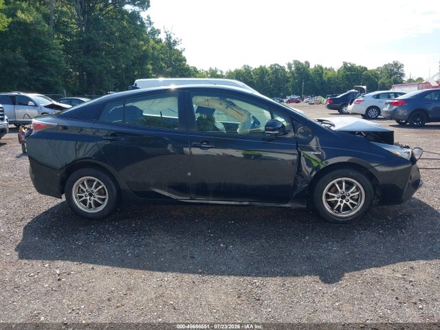 45686551 :رقم المزاد ، JTDKBRFU5J3584445 vin ، 2018 Toyota Prius Two مزاد بيع
