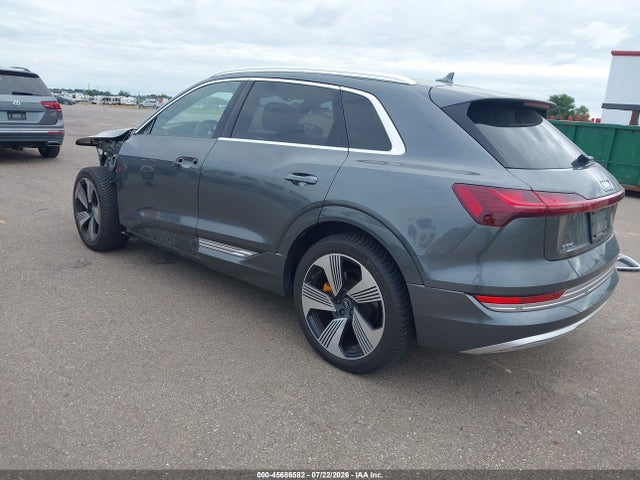Audi E-tron Premium Plus 2019 WA1VAAGE2KB005227 Image 3
