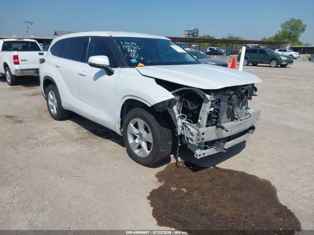 Продажа на аукционе авто 2022 Toyota Highlander Le, vin: 5TDZZRAH1NS539558, номер лота: 45686607