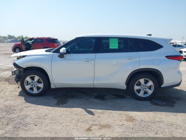 Продажа на аукционе авто 2022 Toyota Highlander Le, vin: 5TDZZRAH1NS539558, номер лота: 45686607