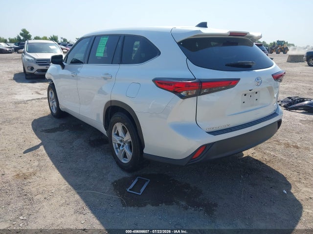 Продажа на аукционе авто 2022 Toyota Highlander Le, vin: 5TDZZRAH1NS539558, номер лота: 45686607