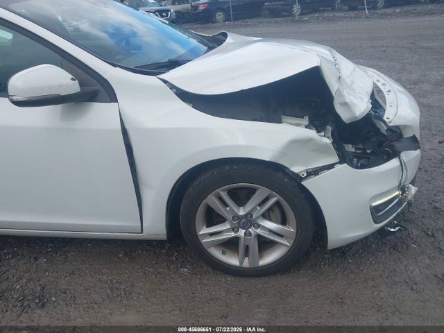 45686651 :رقم المزاد ، YV1612FS8E2298587 vin ، 2014 Volvo S60 T5 مزاد بيع