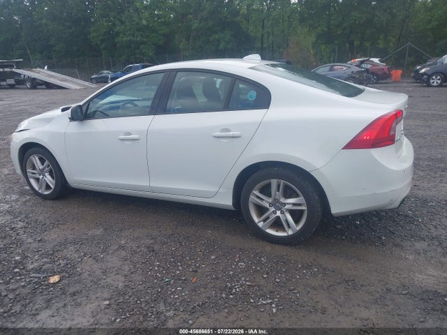 45686651 :رقم المزاد ، YV1612FS8E2298587 vin ، 2014 Volvo S60 T5 مزاد بيع