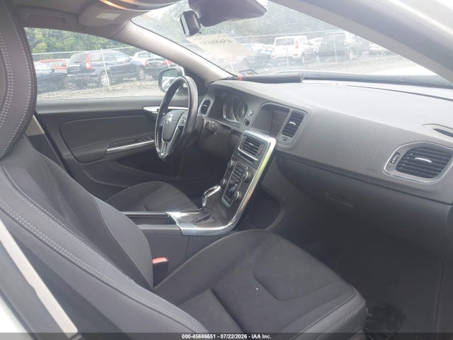 45686651 :رقم المزاد ، YV1612FS8E2298587 vin ، 2014 Volvo S60 T5 مزاد بيع