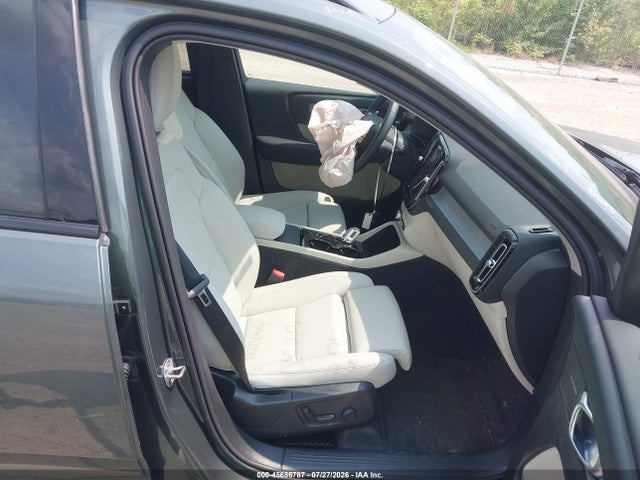 45686787 :رقم المزاد ، YV4L12UC4T2772243 vin ، 2026 Volvo Xc40 Plus, B5 Awd Gas (mild Hybrid), Dark مزاد بيع