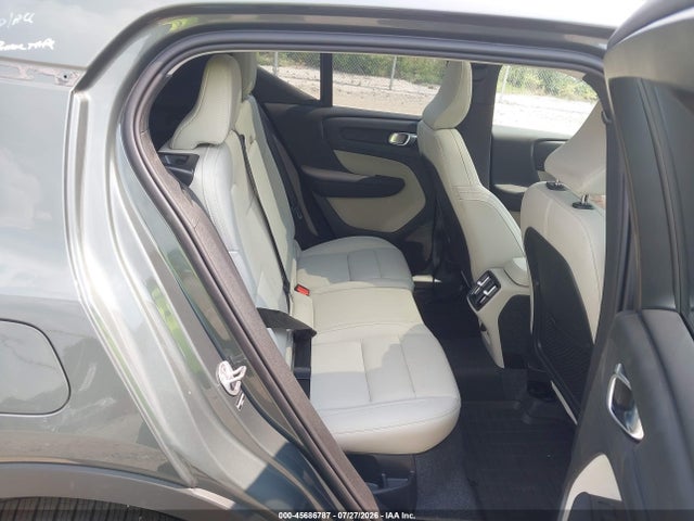 Volvo XC40 PLUS 2026 YV4L12UC4T2772243 Image 8