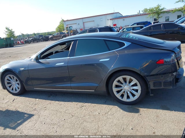 45686798 :رقم المزاد ، 5YJSA1H24FF098185 vin ، 2015 Tesla Model S مزاد بيع