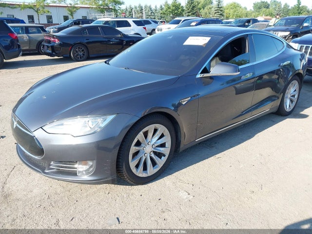 45686798 :رقم المزاد ، 5YJSA1H24FF098185 vin ، 2015 Tesla Model S مزاد بيع