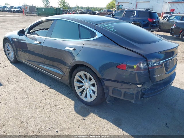 45686798 :رقم المزاد ، 5YJSA1H24FF098185 vin ، 2015 Tesla Model S مزاد بيع