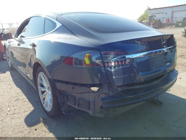 45686798 :رقم المزاد ، 5YJSA1H24FF098185 vin ، 2015 Tesla Model S مزاد بيع