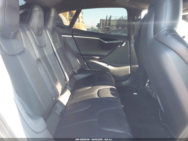 45686798 :رقم المزاد ، 5YJSA1H24FF098185 vin ، 2015 Tesla Model S مزاد بيع