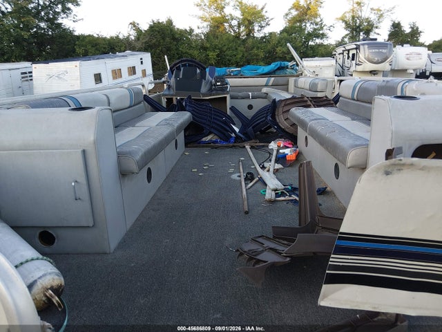 45686809 :رقم المزاد ، BUH253441192 vin ، 1992 Suntracker Pontoon مزاد بيع