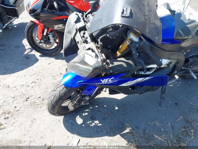 Yamaha Yzfr6 C 2015 JYARJ16Y0FA009111 Image 2