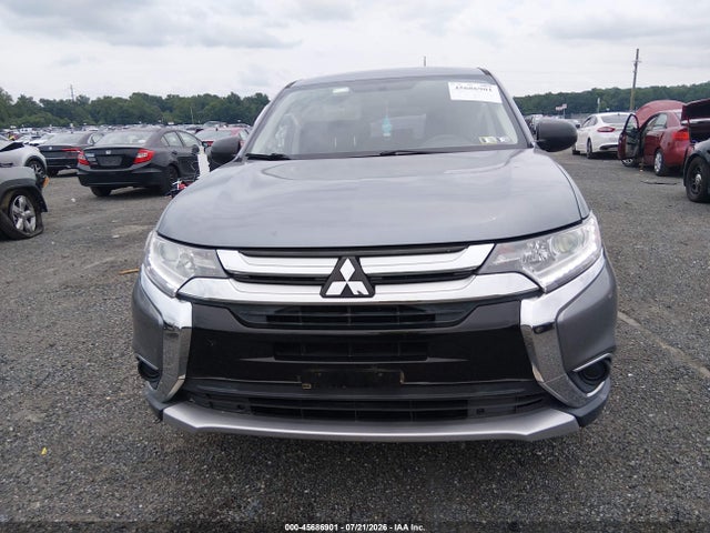 45686901 :رقم المزاد ، JA4AD2A30JJ004634 vin ، 2018 Mitsubishi Outlander Es مزاد بيع
