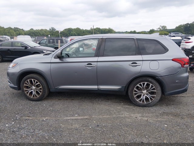 45686901 :رقم المزاد ، JA4AD2A30JJ004634 vin ، 2018 Mitsubishi Outlander Es مزاد بيع