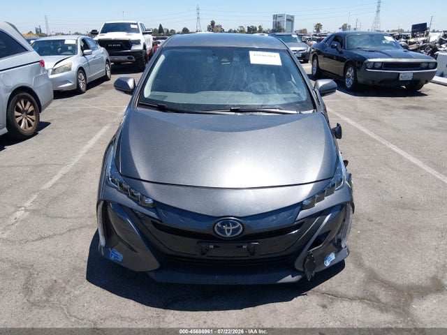 JTDKAMFP5M3174393 Toyota Prius Prime Le