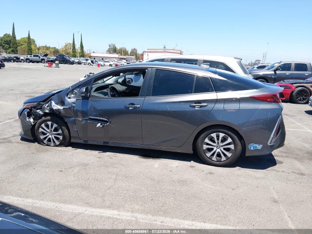 JTDKAMFP5M3174393 Toyota Prius Prime Le