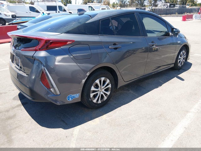 JTDKAMFP5M3174393 Toyota Prius Prime Le