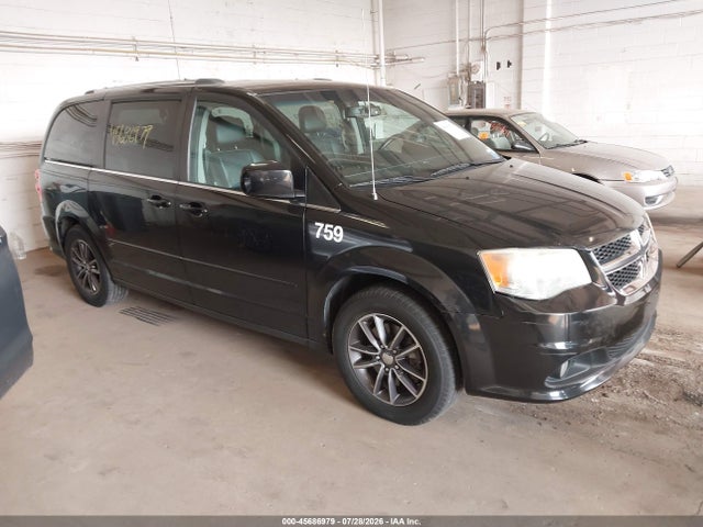 Auction sale of the 2017 Dodge Grand Caravan Sxt, vin: 2C4RDGCG0HR554248, lot number: 45686979