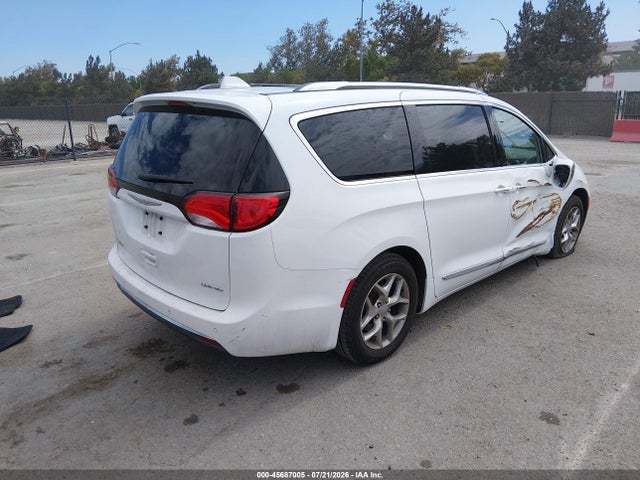 Chrysler Pacifica Limited 2017 2C4RC1GG8HR505163 Image 4