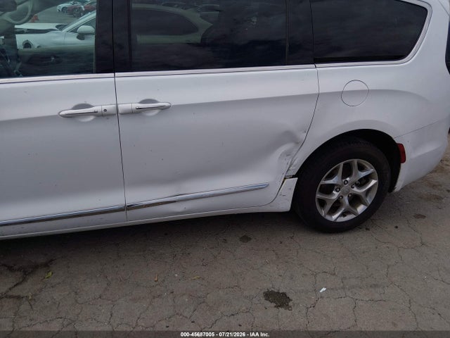 Chrysler Pacifica Limited 2017 2C4RC1GG8HR505163 Image 13