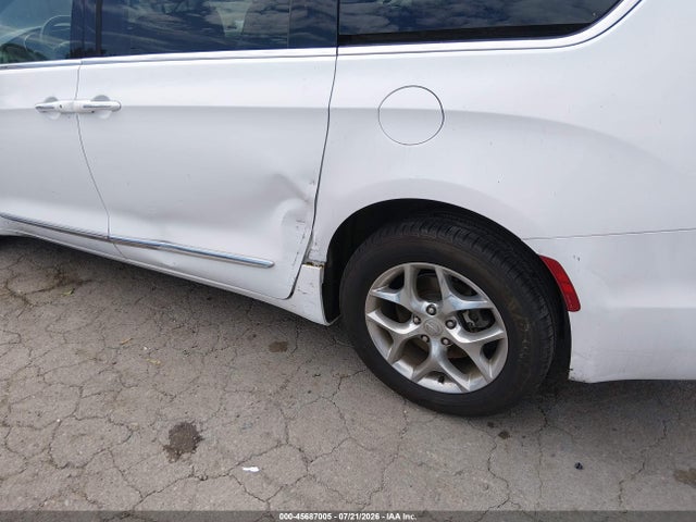 Chrysler Pacifica Limited 2017 2C4RC1GG8HR505163 Image 14