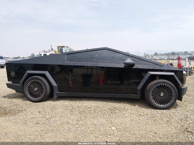 7G2CEHEDXSA078146 Tesla Cybertruck All-wheel Drive
