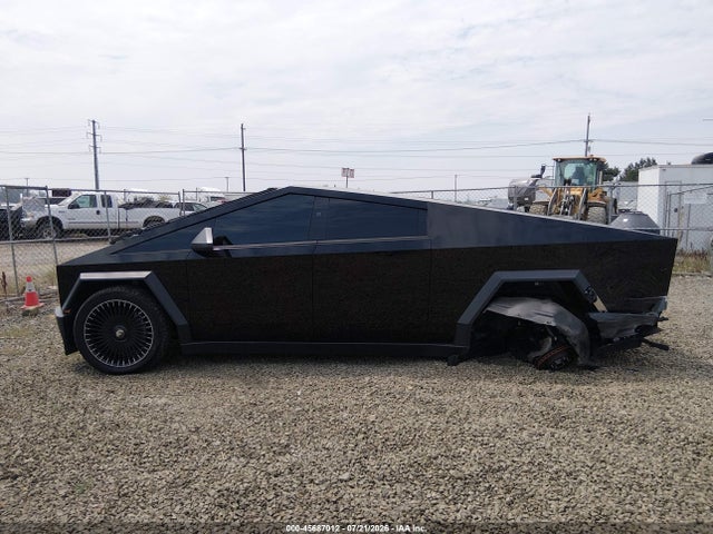 7G2CEHEDXSA078146 Tesla Cybertruck All-wheel Drive
