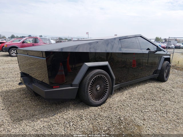 7G2CEHEDXSA078146 Tesla Cybertruck All-wheel Drive