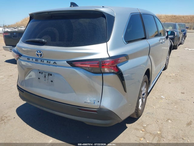 5TDKSKFC6NS071725 Toyota SIENNA LE