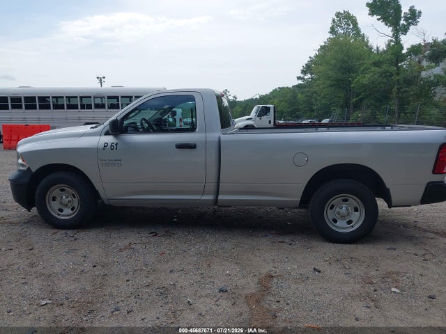 45687071 :رقم المزاد ، 3C6JR6DG7HG680983 vin ، 2017 Ram 1500 مزاد بيع