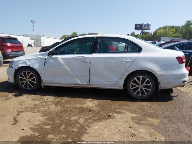 45687129 :رقم المزاد ، 3VWDB7AJ3HM257123 vin ، 2017 Volkswagen Jetta 1.4t Se مزاد بيع