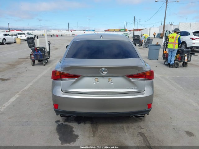 Lexus IS 300 2018 JTHBA1D22J5075213 Image 17