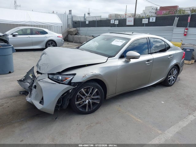 Lexus IS 300 2018 JTHBA1D22J5075213 Image 2