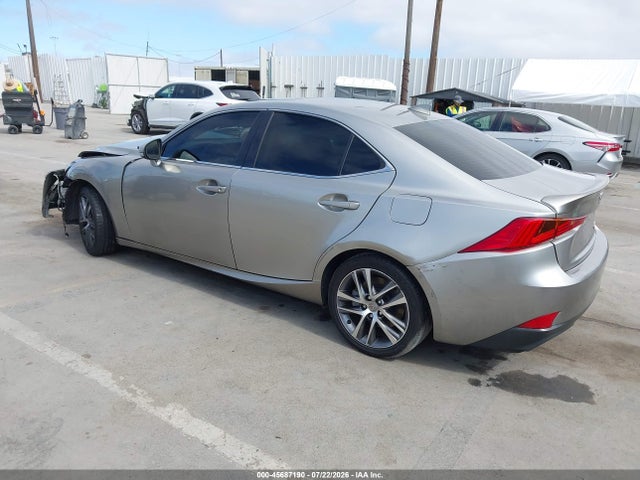 Lexus IS 300 2018 JTHBA1D22J5075213 Image 3