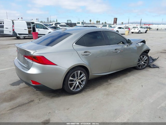 Lexus IS 300 2018 JTHBA1D22J5075213 Image 4